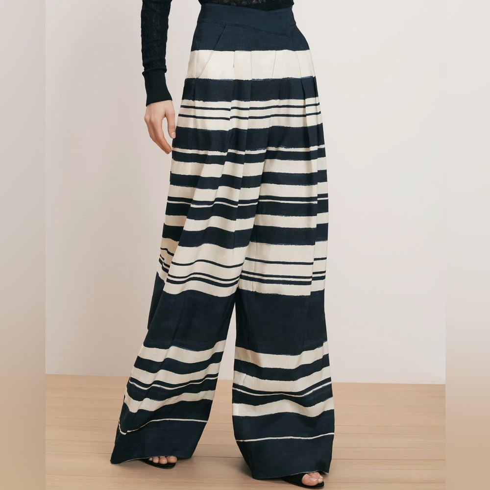 Veronica Beard Heron Crossover Waistband Pant in Navy/Dove White